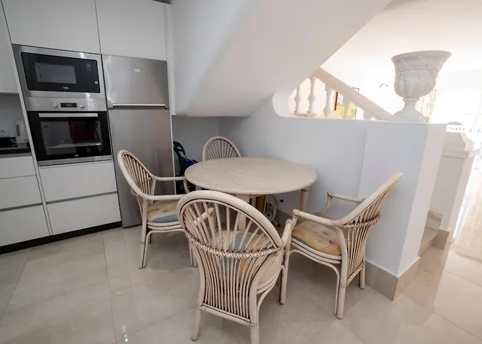 Bajamar I 6 Menyber * Nerja